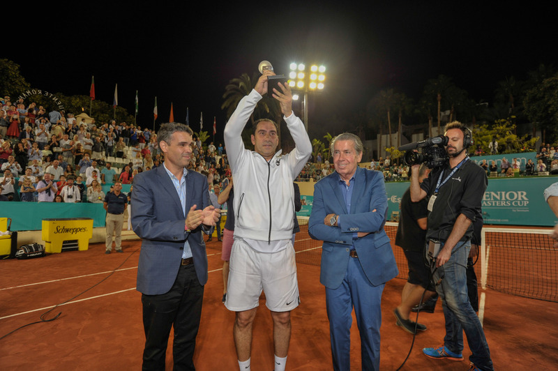 Leyendas del tenis comprometidas con el reciclaje de vidrio