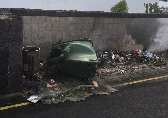 Actos vandálicos en Lanzarote: arden 7 contenderores en una semana