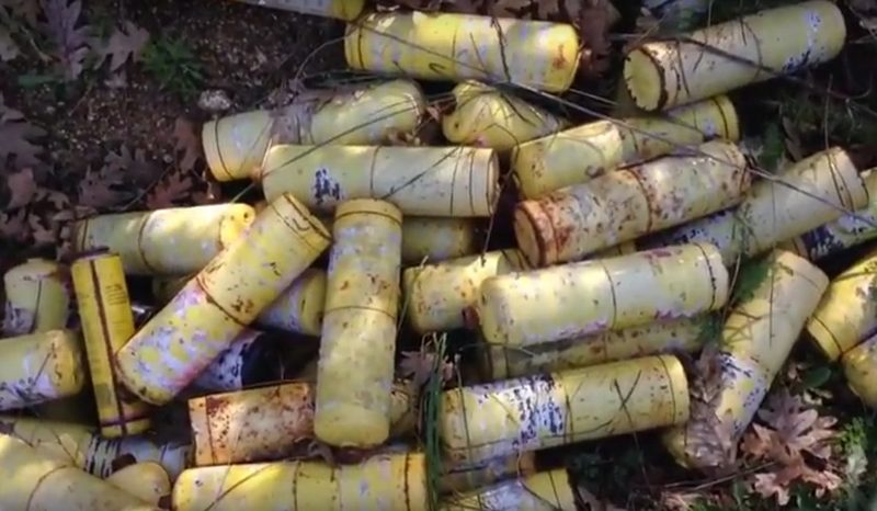 Vertido ilegal de botellas de gas en Ourense