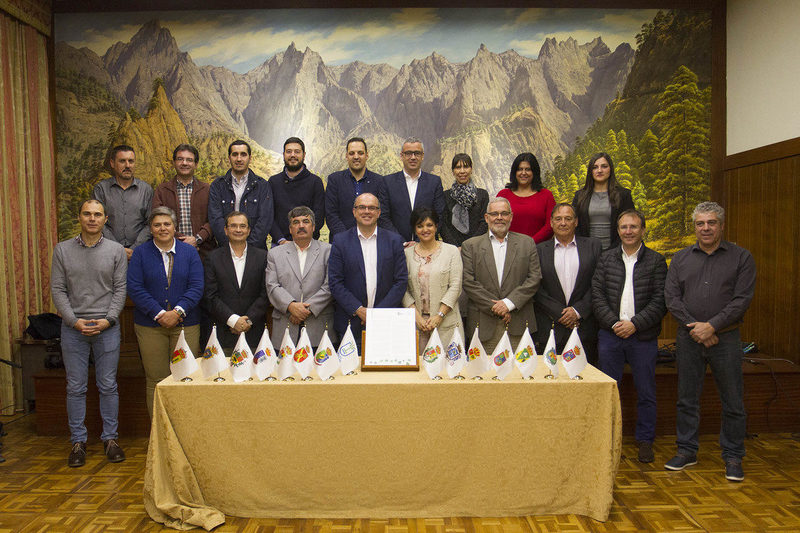 El Cabildo y los ayuntamientos de La Palma firman el 'Manifiesto por una Isla Limpia y Sostenible'