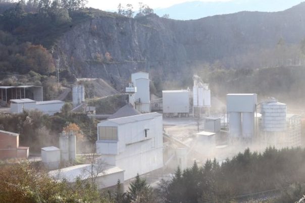 El juez ordena la suspensión cautelar del cierre de una planta de RCD en Asturias