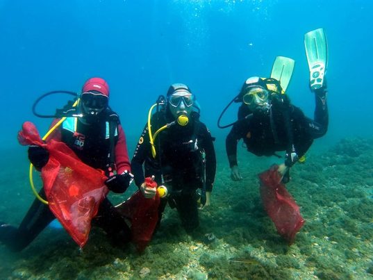 Más de 1.000 voluntarios limpiarán el fondo marino este fin de semana en 30 puntos de las costas españolas