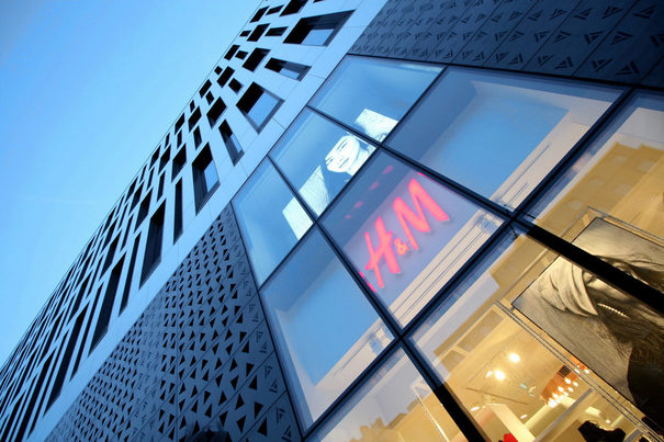 H&M es acusada de incinerar toneladas de ropa nueva al año