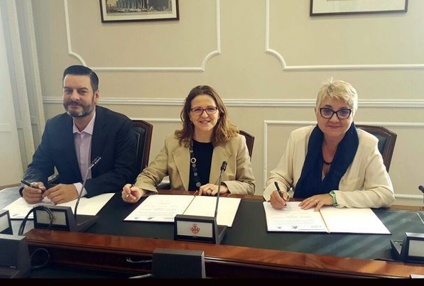 Arranca el programa piloto para aprovechar la paja de arroz y los restos de basura orgánica de Mercavalencia