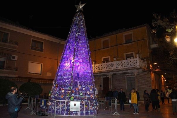 Árbol de Navidad reciclado en Caravaca