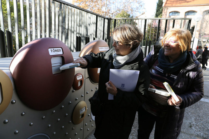 Recogidos en Madrid más de 6.000 kilos de residuos en el primer mes de funcionamiento de los puntos limpios de proximidad