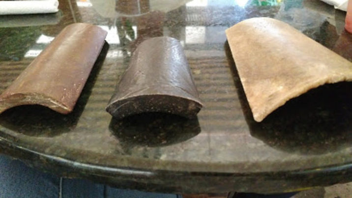 Crean tejas más sostenibles y económicas a base de poliestireno y residuos textiles 