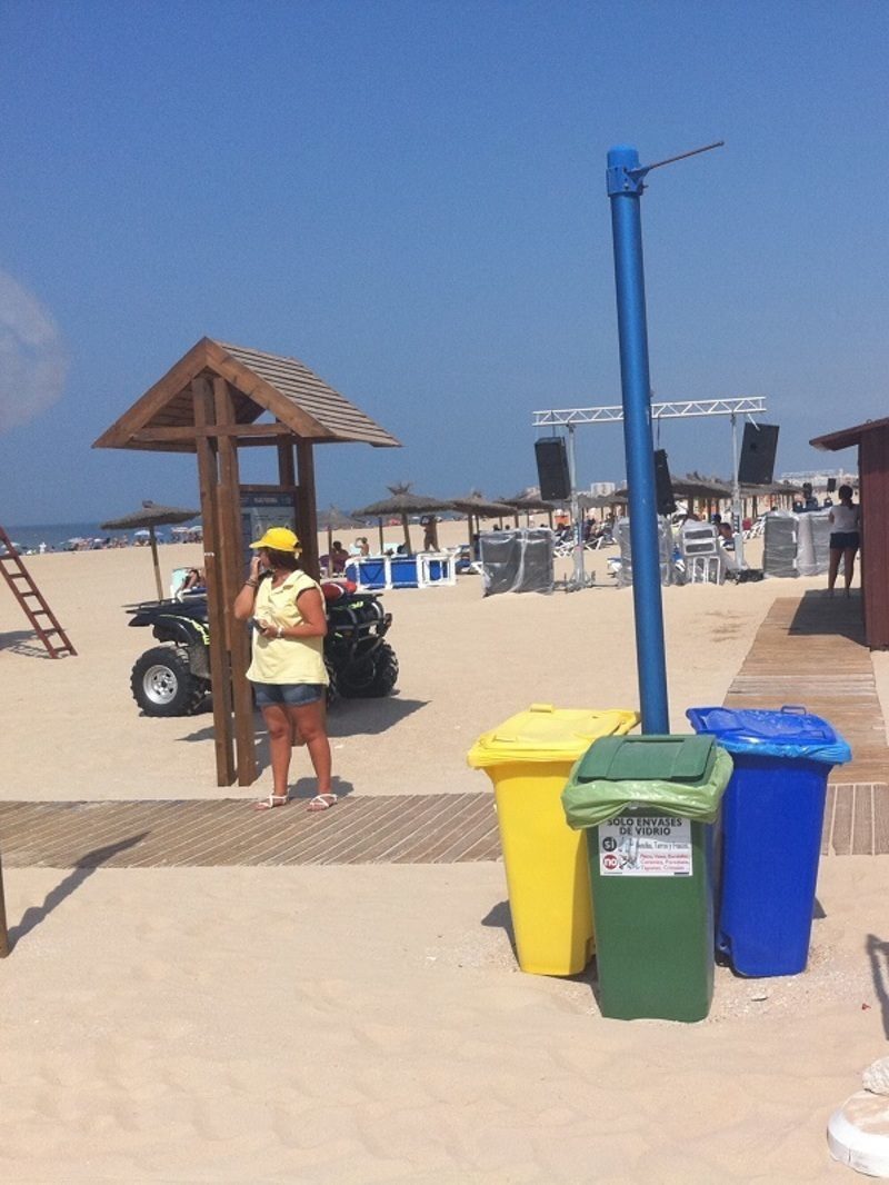 Playas de la costa gaditana dispondrán de isletas para contenedores de reciclaje