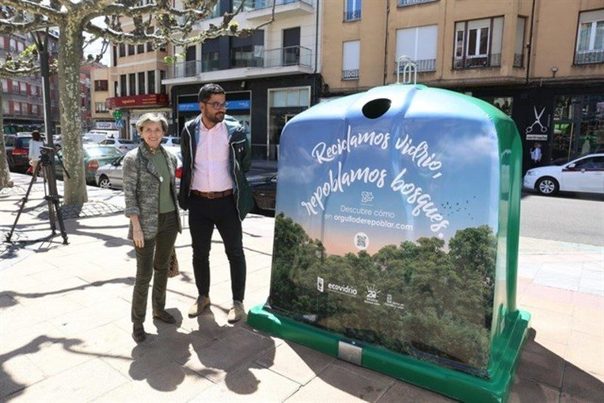 Un árbol por cada iglú para reciclar vidrio en León
