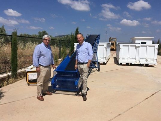 La Diputación de Jaén instala 29 cintas transportadoras para facilitar el depósito de escombros