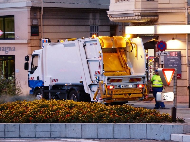 La recogida y gestión de residuos  cuesta a cada ceutí 264 euros al año