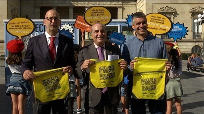 Ya está en marcha la campaña itinerante de Gobierno Vasco para impulsar el reciclaje de residuos 