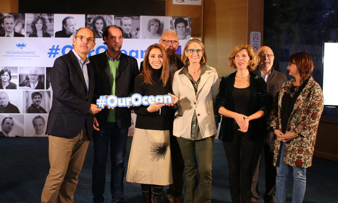 Personalidades del la cultura, el deporte y la ciencia se unen al Oceanogràfic de Valencia para luchar contra las islas de plástico en el mar