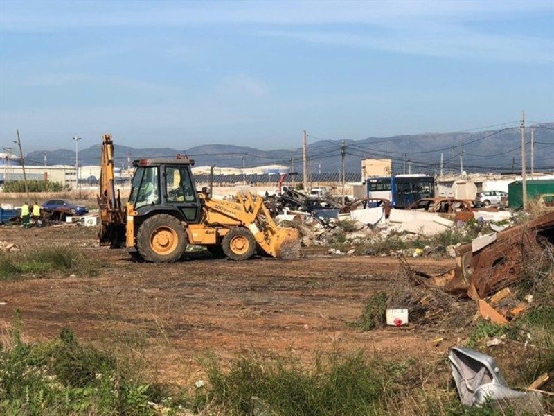 Retiradas 13 toneladas de residuos en la entrada de Son Banya, en Palma de Mallorca