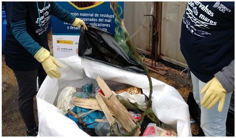 El proyecto "RepescaPlas" recoge tres toneladas de basura en los puertos de Vigo, Marín y Gandía