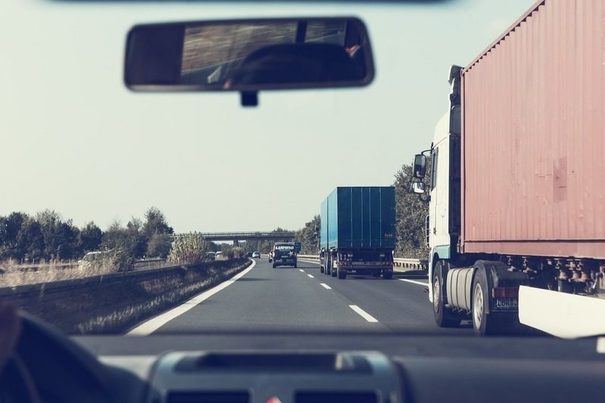 Camiones y vehículos pesados de la UE deberán reducir un 30% sus emisiones de CO2