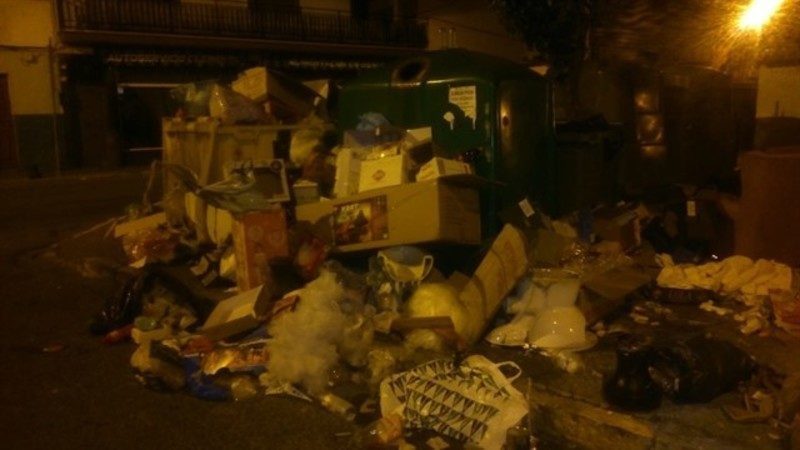 Alquilados 4 vehículos de recogida de basura y limpieza viaria para reforzar el servicio en San Juan de Aznalfarache (Sevilla)