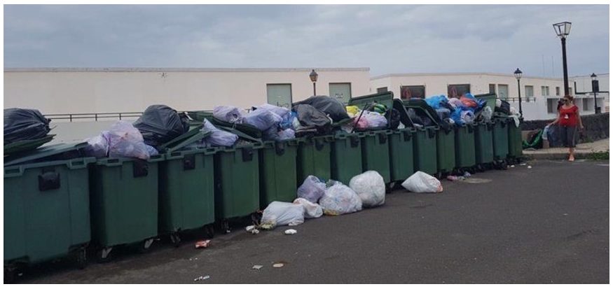 La concesionaria suspende el servicio de recogida de basura en Yaiza (Lanzarote)