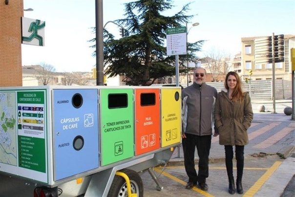 Barbastro fomenta el reciclaje de residuos con la puesta en marcha de un punto limpio móvil