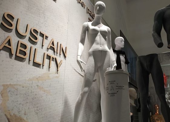 Presentado el primer maniquí hecho con pasta de papel reciclado