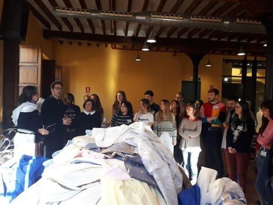 Récord de participación en el V Maratón de Reciclaje Creativo de Ropa de Mallorca