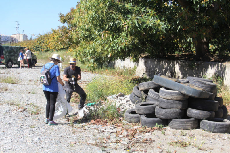 Recogidos 1.700 kilos de residuos del cauce de Río Verde en Almuñécar (Granada)