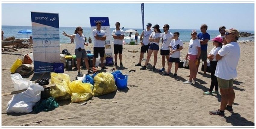 Fundación Ecomar y Quirónsalud recogen más de 120 kilos de residuos en Málaga