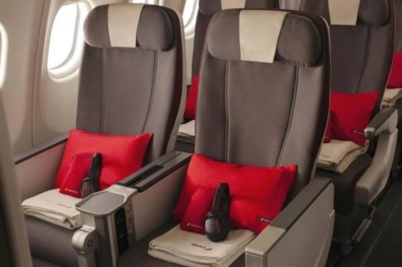 Iberia reduce en 68,5 toneladas el plástico a bordo de sus aviones