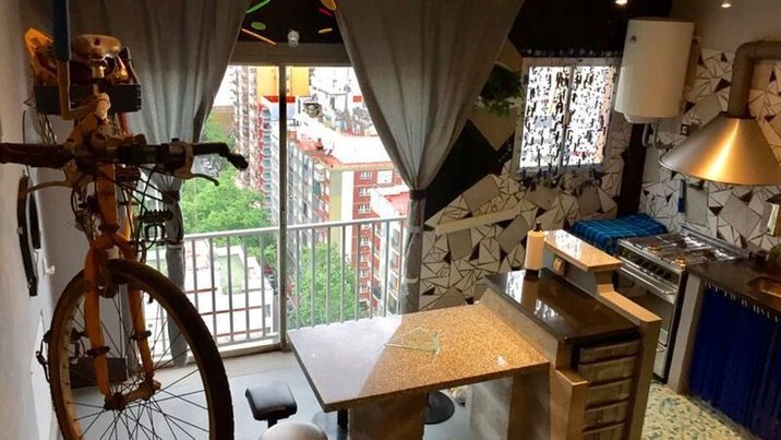 Decorar con objetos sacados de la basura para construir un hogar único