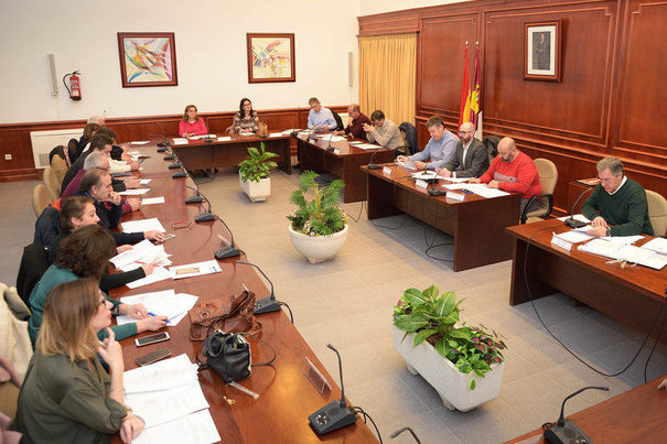 Comsermancha abrirá expediente sancionador a la empresa de recogida de residuos por el estado de los contenedores