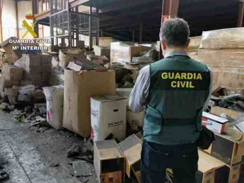 Murcia: La Guardia Civil interviene 5.000 tóneres usados en un almacén clandestino