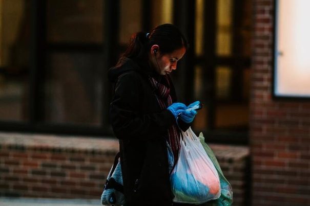 Empresas españolas ofrecen alternativas biodegradables a las bolsas de plástico
