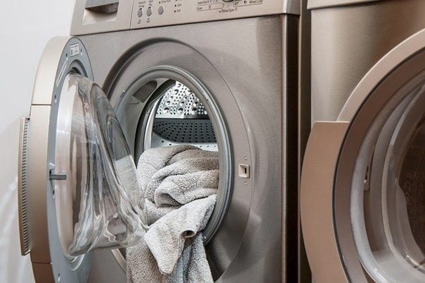 Los detergentes ecológicos son igual de eficaces que los convencionales, según un estudio de la OCU