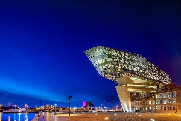 Bélgica: Diseñan una revolucionaria aspiradora para eliminar residuos plásticos de una reserva natural del Puerto de Amberes