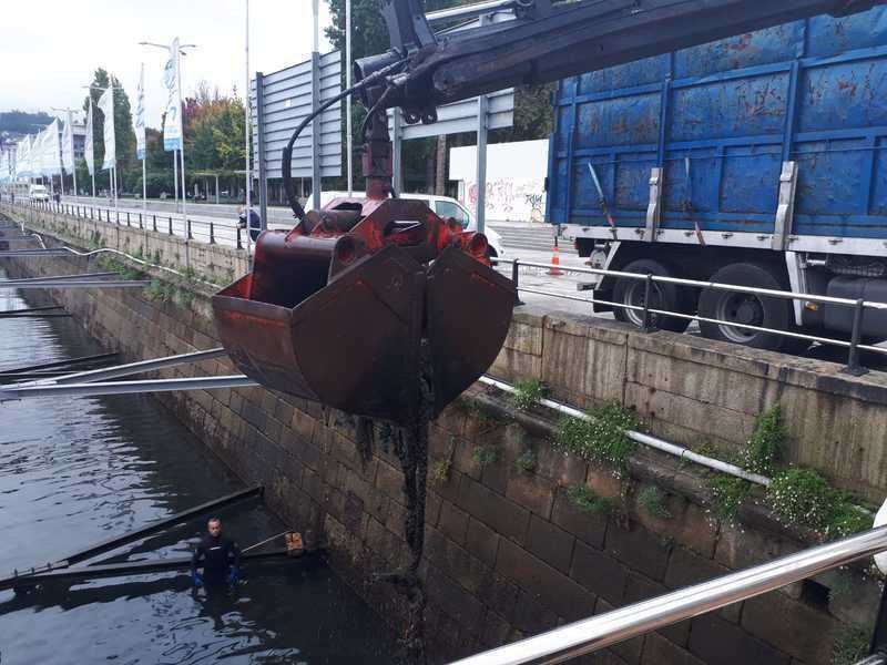 Galicia: Retiradas más de 9 toneladas de residuos del fondo marino en la dársena del Puerto de Vigo