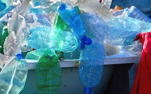 La mitad de los plásticos que se recogen para ser reciclados en EE.UU. son exportados a otros países