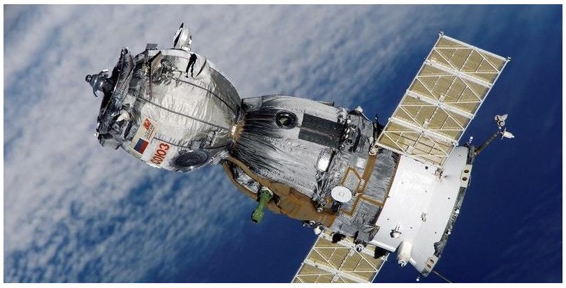 Japón experimenta con satélites de madera para reducir la basura espacial