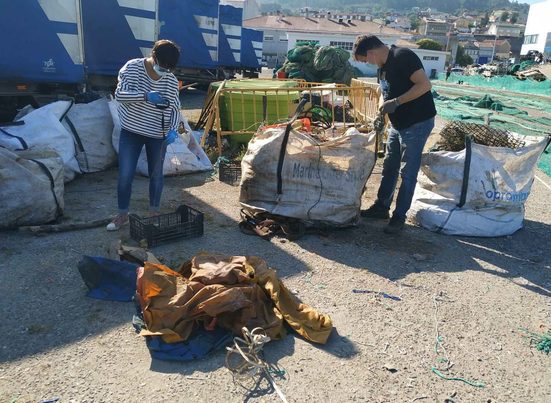 El proyecto RepescaPlas recoge más de 4 toneladas de basuras marinas e inicia su cuarta fase