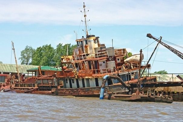 Un 70% de los barcos en desuso terminan abandonados en playas del sur de Asia