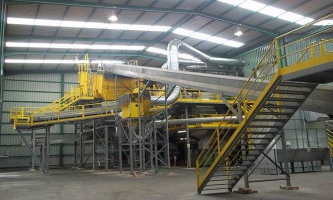 Andalucía: Más del 70% de los residuos que recibe la planta de Almería tienen una segunda vida