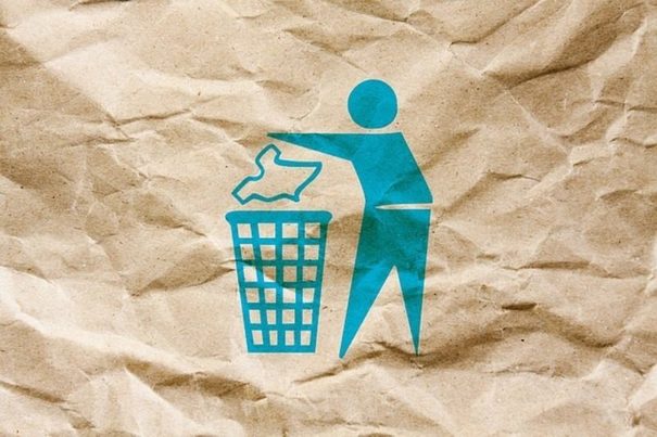 ¿Qué se puede tirar al contenedor azul y qué no? 