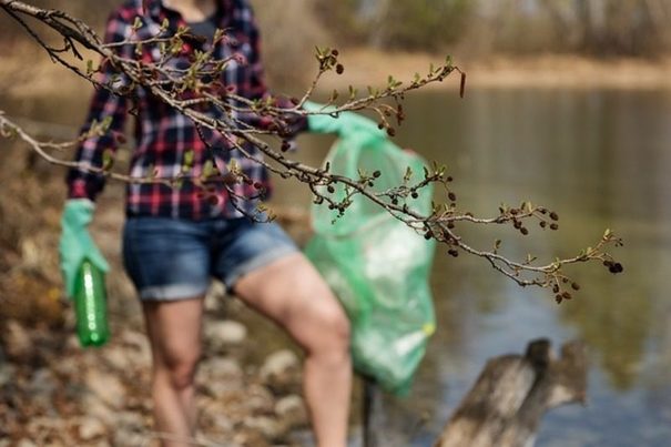 "La cara invisible del Planeta": recogida de basura contra los envases de un solo uso