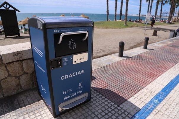Andalucía: Instaladas las primeras papeleras solares de un proyecto piloto en Málaga
