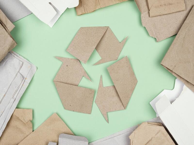 Influencia de materiales reciclados y fibras naturales tratadas en las propiedades mecánicas y la durabilidad del hormigón: Un enfoque ambiental