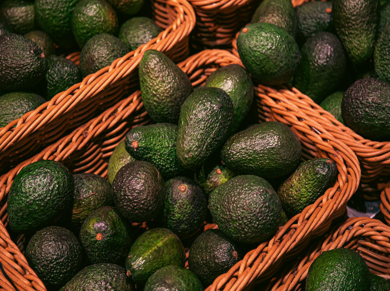 Aprovechamiento sostenible de residuos de poda del aguacate como emulsionante natural para las industrias alimentaria y cosmética