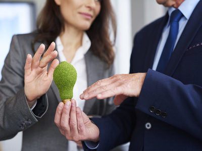 Innovación en almacenamiento verde: la permisividad guía el cambio de una empresa a soluciones con hidrógeno e hierro