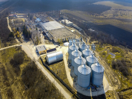 El rol del almacenamiento en baterías para fortalecer la resiliencia energética descentralizada frente a apagones