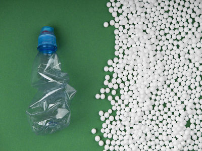 Transformación revolucionaria de residuos plásticos en medicamentos analgésicos