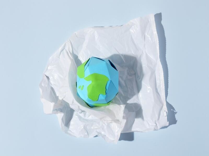 La implementación de políticas regulatorias avanzadas podría reducir en más del 95 % la liberación de plásticos al medio ambiente