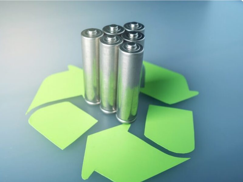 Nueva metodología hidrometalúrgica logra recuperar el 92% de metales críticos en el reciclaje de baterías de litio